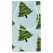 Blauschneedekorierte Winterweihnachtsbaume Kleine Geschenktüte (Rückseite)