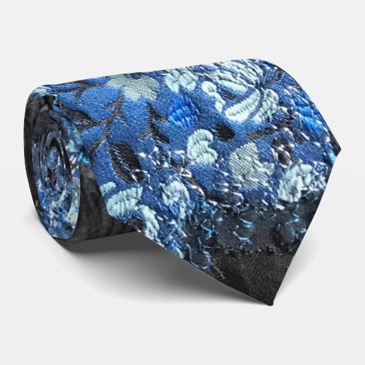 Blauschwarze Blumenmuster Herz Krawatte (Gerollt)