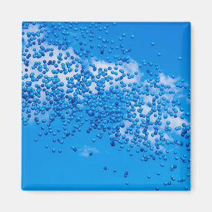 Blauspielzeug-Ballons am Himmel Magnet