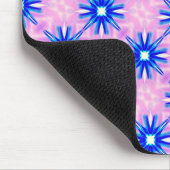 Blausternmuster auf rosa Mousepad (Ecke)