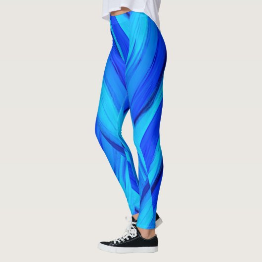 Blautöne der Leggings (Links)