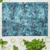 Blauwald unter Schnee oder Glasbruch Geschirrtuch (Gefaltet)