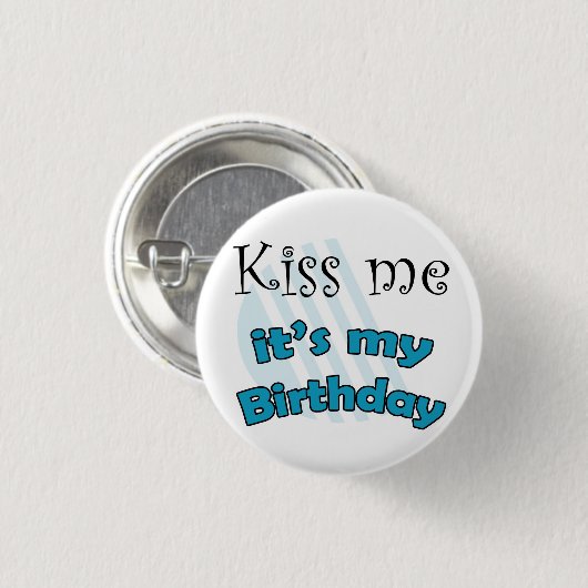 Blauwe Kiss me it's my Birthday Button (Vorne & Hinten)
