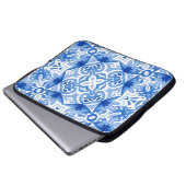 Blauweiße Fliese, Aquarellmuster. Laptopschutzhülle (Vorne Knopf)