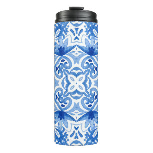 Blauweiße Fliese, Aquarellmuster. Thermosbecher