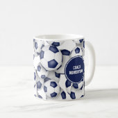 Blauweiße Fußballmannschaftsfarben Coach-Name Kaffeetasse (VorderseiteRechts)