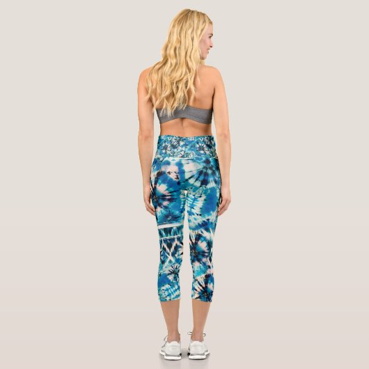 Blauweiße Gefärbte Krawatte Capri Leggings (Rückseite)