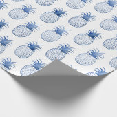 Blauweiße Wasserfarbe Tropische Ananas Geschenkpapier (Ecke)