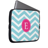 Blauweißes Zickzack-hellrosa Monogramm Laptopschutzhülle (Vorne Rechts)