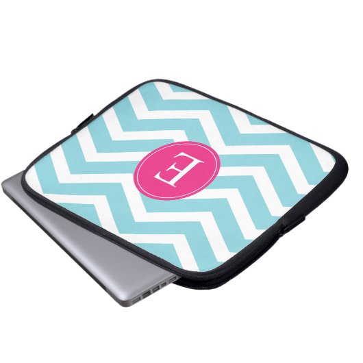 Blauweißes Zickzack-hellrosa Monogramm Laptopschutzhülle (Vorne Knopf)