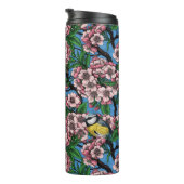 Blauzungenvögel im blühenden Kirschbaum auf blau Thermosbecher (Nach rechts gedreht)