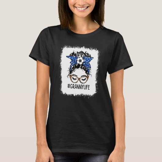 Bleached Soccer Granny Life Leopard Messy Bun Moth T-Shirt (Vorderseite)