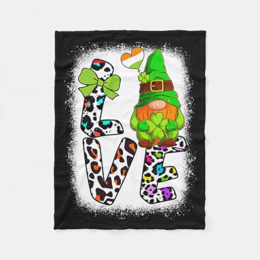 Bleached St Patricks Day St Patricks Gnomes Love T Fleecedecke (Vorderseite)
