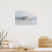Bled Castle umgeben von Wolken Poster (Küche)