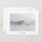 Bled Castle umgeben von Wolken Postkarte (Vorne/Hinten)