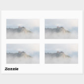 Bled Castle umgeben von Wolken Rechteckiger Aufkleber (Blatt)