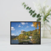 Bled See mit Bäumen in Herbstfarben in Slowenien Postkarte (Stehend Vorderseite)
