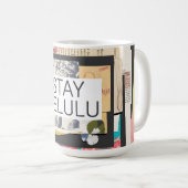 Bleib Delulu Kaffeetasse (VorderseiteRechts)