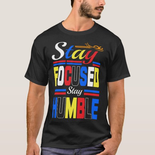 Bleib fokussiert bleib demütig Basic Dark T-Shirt (Vorderseite)