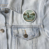 Bleib neugierig gemütliches Kryptid Nessie Loch Ne Button (Beispiel)