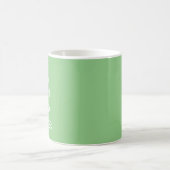 Bleib ruhig und halte deine Mitte Kaffeetasse (Mittel)