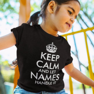 Bleib ruhig und lass Add your own name es cool ang T-Shirt