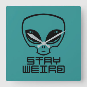 Bleib seltsam Alien-Kopf Quadratische Wanduhr