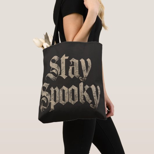 "Bleib Spooky" Vintage Gothic-Typografie Tasche (Von Nahem)