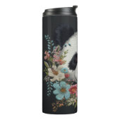 Bleibe Adorable und erfrischt mit unserem Panda Thermosbecher (Nach links gedreht)