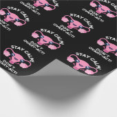 Bleibe Calm Don't Ovary-Act Anatomie Pun Dark BG Geschenkpapier (Ecke)
