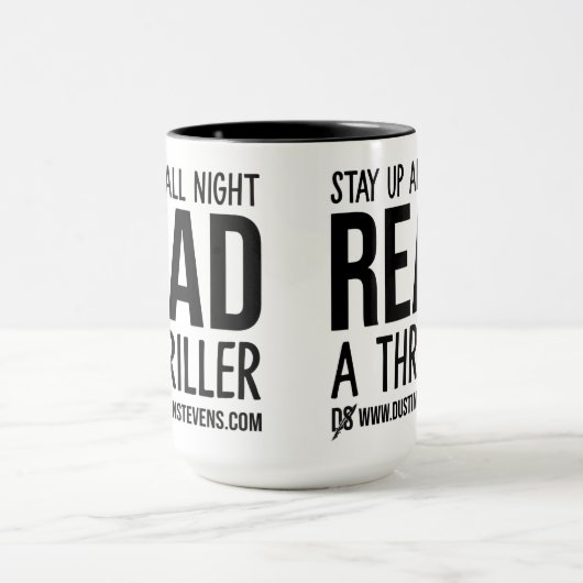 Bleibe die ganze Nacht über einen Dustin Stevens T Tasse (Zentrum)