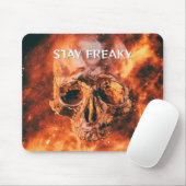 Bleibe Freaky. Flammenschädel im Weltraum Mousepad (Mit Mouse)