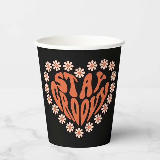 Bleibe Groovy Herz mit Blume Pappbecher (Vorderseite)