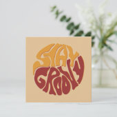 Bleibe Groovy mit einem Splash aus Rot und Gelb (Stehend Vorderseite)