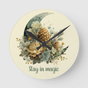 Bleibe in Magic Winter Moon Design Runde Wanduhr