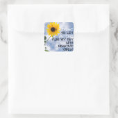 Bleibe positiver Text mit Sonnenblume im Himmel Quadratischer Aufkleber (Tasche)