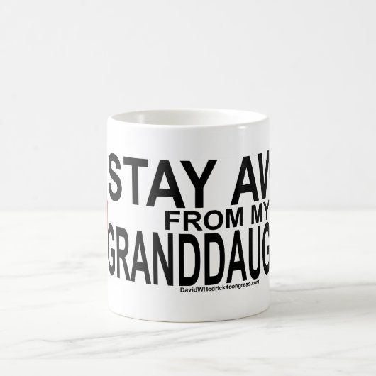 Bleibe Sie weg von meiner Enkelin Kaffeetasse (Mittel)