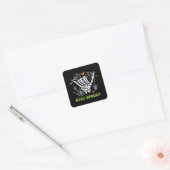Bleibe Spooky Halloween Skeleton Hand Quadratischer Aufkleber (Umschlag)