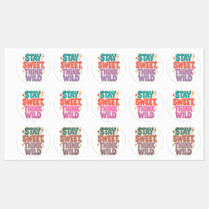 "Bleibe Sweet, Think Wild" - Playful Positivity De Etiketten