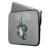 Bleibe Weird Laptopschutzhülle (Vorderseite Links)