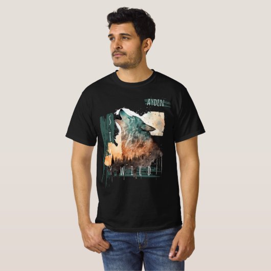 "Bleibe Wild" Howling Wolf individuell anpassbar T-Shirt (Vorne ganz)