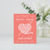Bleibe Zuhause Bleibe Safe und Crochet Coral Happy Postkarte (Stehend Vorderseite)