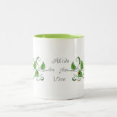 Bleiben Sie in der Rebescripture-Tasse Zweifarbige Tasse (Mittel)