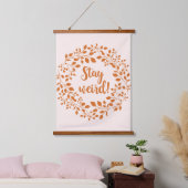 BLEIBT SELTSAM! WANDTEPPICH MIT HOLZRAHMEN (Schlafzimmer)