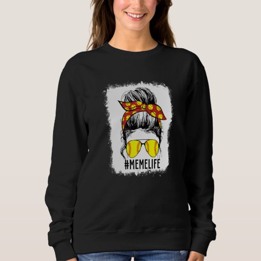 Bleiche Softball Meme Game Day Softball Meme Moth Sweatshirt (Vorderseite)