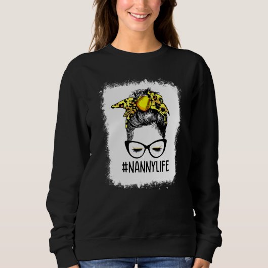 Bleichen Softball Nanny Life Leopard Messy Bun Mot Sweatshirt (Vorderseite)