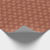 Bleimuster auf warmbraunem Hintergrund, Geschenkpapier (Ecke)