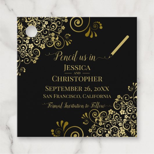 Bleistift uns beim Hochzeitsfeiern Das Datum Gold  Geschenkanhänger (Vorderseite)