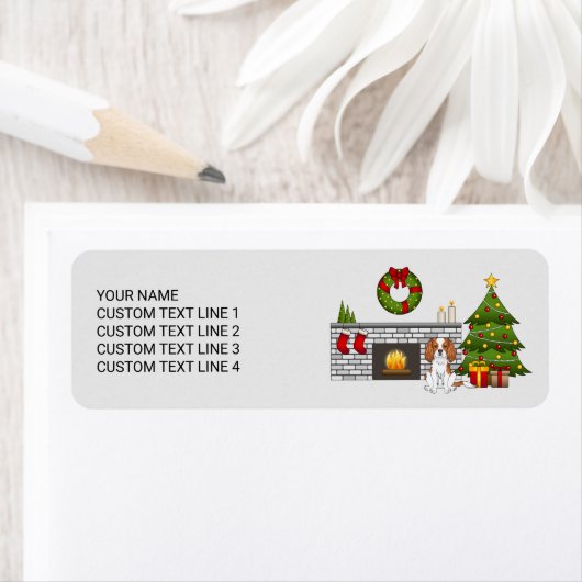 Blenheim Cavalier Dog in einem Weihnachtszimmer & (Insitu)