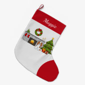 Blenheim Cavalier Dog in einem Weihnachtszimmer & Großer Weihnachtsstrumpf (Vorderansicht (hängend))